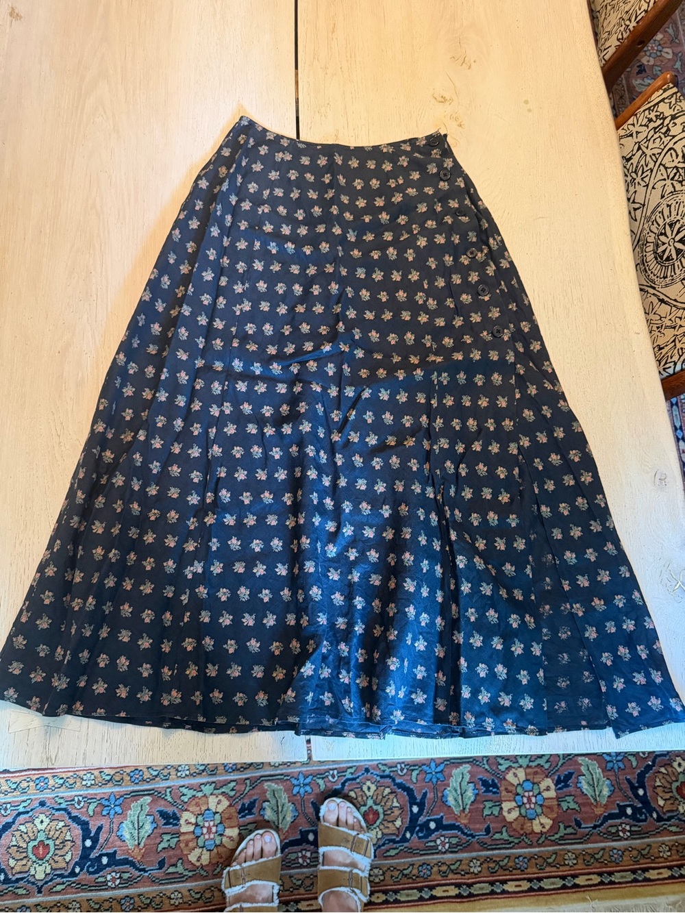 90s vintage DKNY  Women's Navy Blue Floral linen wrap slit button Midi Skirt